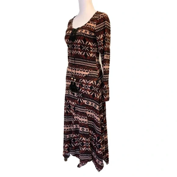 NWT My Beloved Long Sleeve Hanker chief Hem Feather Tassel Sweater Dress size S - Picture 8 of 14